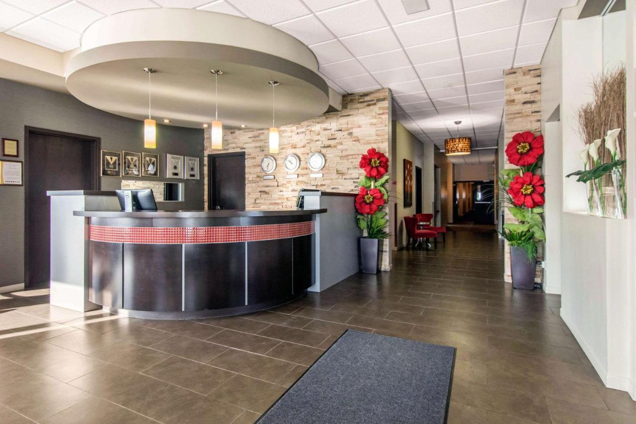 Econo Lodge Inn & Suites Saint Apollinaire Dış mekan fotoğraf