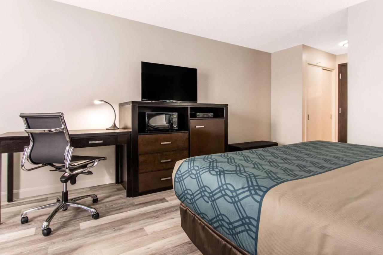 Econo Lodge Inn & Suites Saint Apollinaire Dış mekan fotoğraf