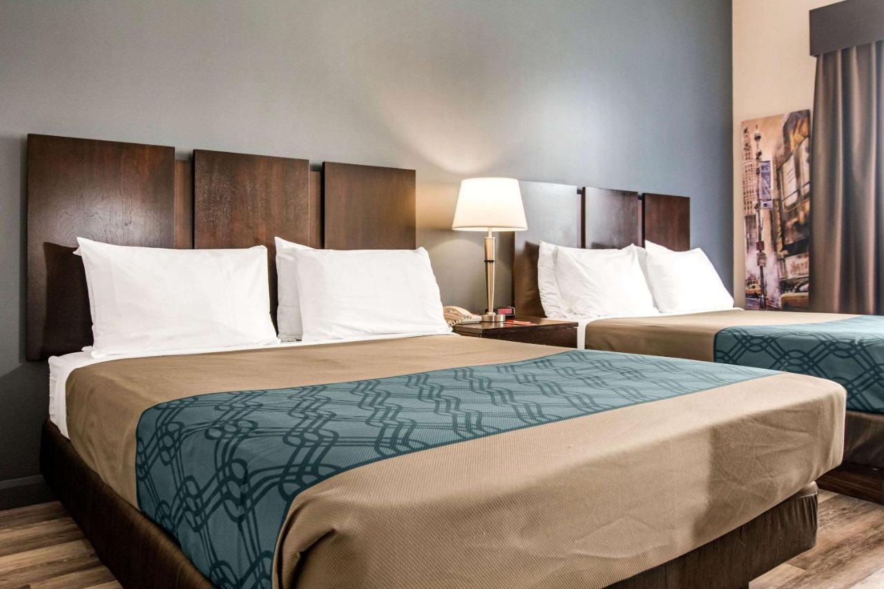 Econo Lodge Inn & Suites Saint Apollinaire Dış mekan fotoğraf