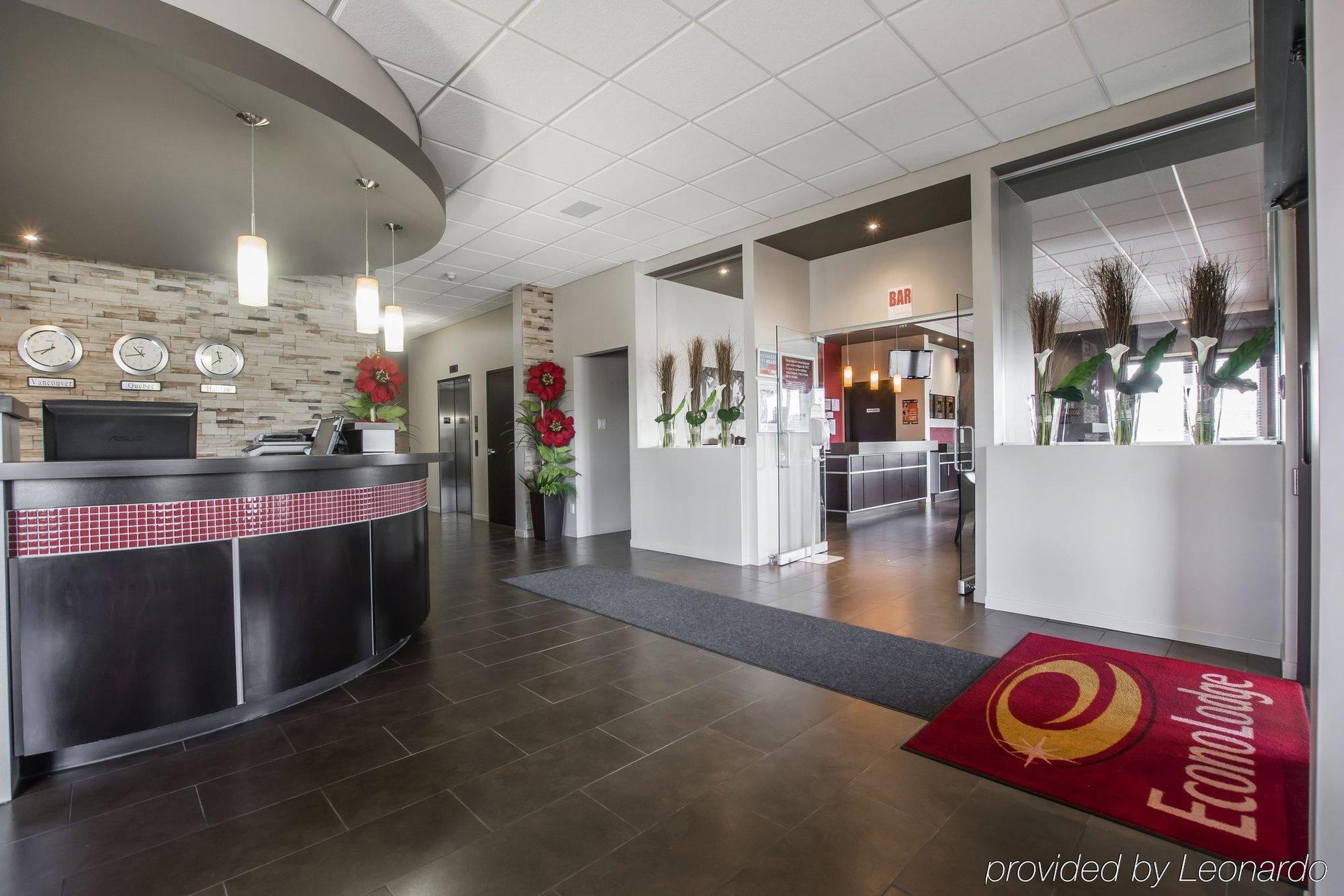 Econo Lodge Inn & Suites Saint Apollinaire Dış mekan fotoğraf