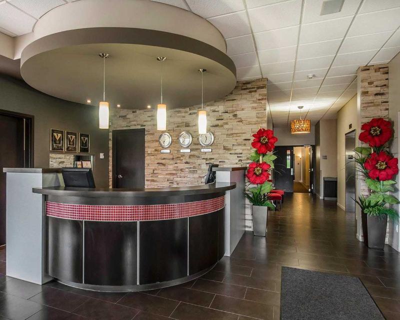 Econo Lodge Inn & Suites Saint Apollinaire Dış mekan fotoğraf