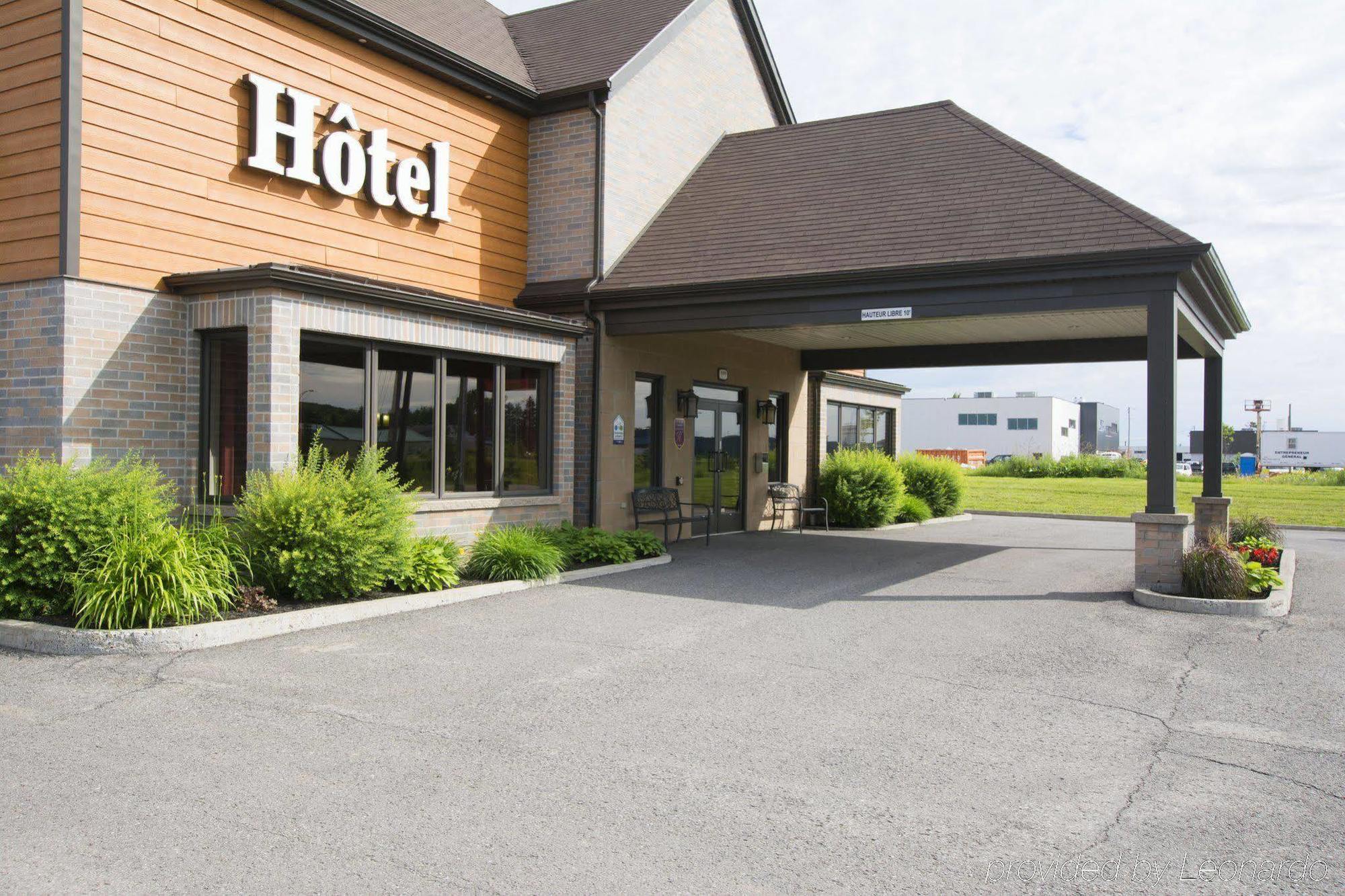 Econo Lodge Inn & Suites Saint Apollinaire Dış mekan fotoğraf